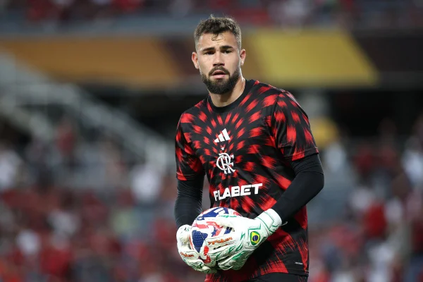 Cruzeiro oficializa contratação do goleiro Matheus Cunha, ex-Flamengo