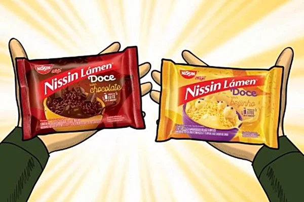 na imagem vemos um desenho de dois pacotes de miojo doces segurados por duas mãos