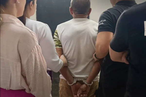 Imagem colorida, homem de 73 anos estuprava as bisnetas- Metrópoles