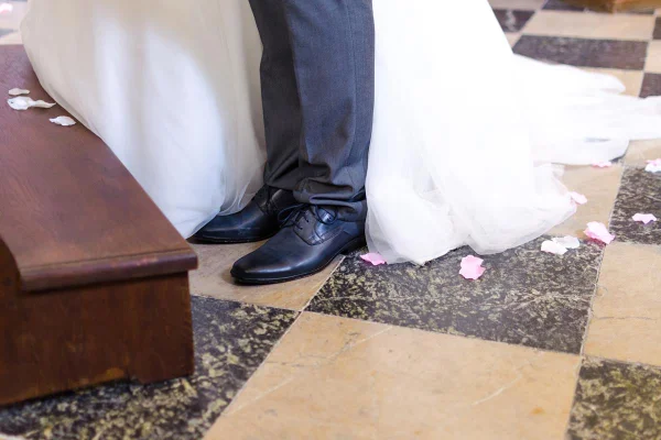 Foto colorida de um casamento - Metrópoles