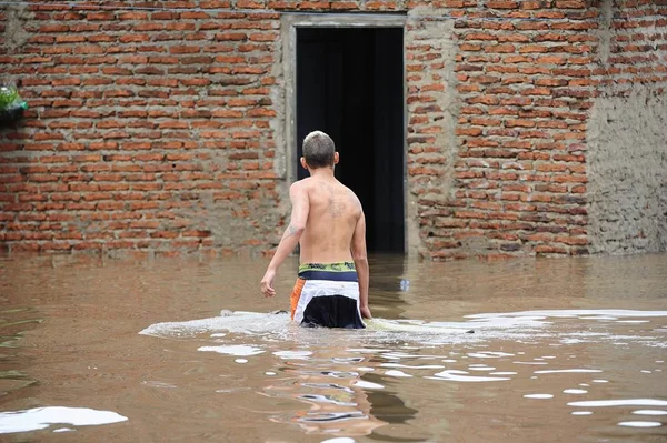 Enchente deixa 6,5 mil desabrigados no Rio Grande do Sul
