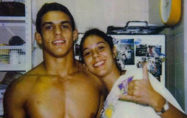 Após foto na rede, mãe de Vitor Belfort garante: “Não é a Priscila”