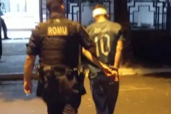 Filho tenta matar mãe a marteladas, foge para o mato e é preso em GO