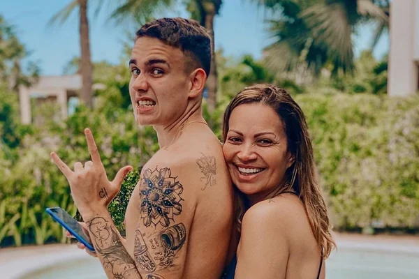 Solange Almeida e o filho