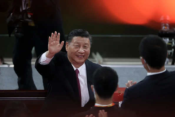 Presidente da China promete 1 bilhão de vacinas à África