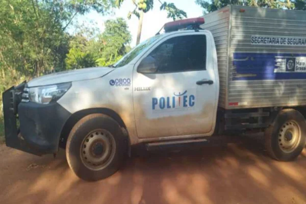 Imagem colorida de carro do IML - Metrópoles