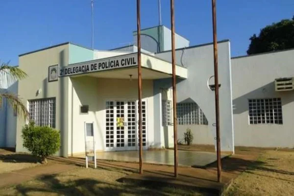 Homem é agredido pela esposa após levar roupa pra lavar em MS