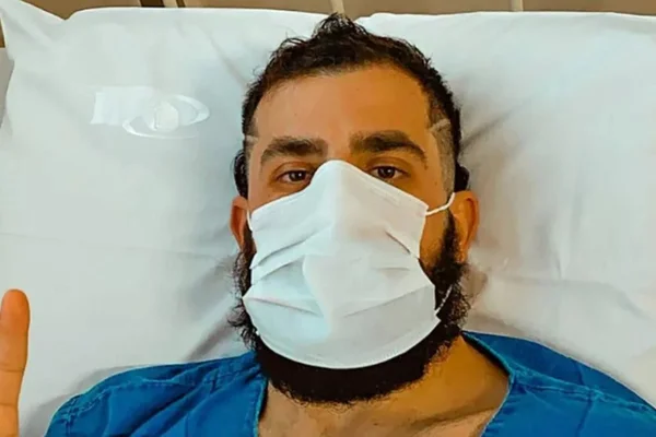 Ex-BBB Kaysar faz cirurgia no nariz, mas lamenta: “Continua igual papagaio”