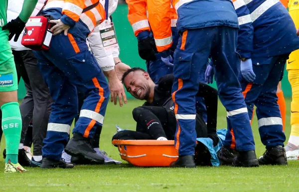 Neymar machucado