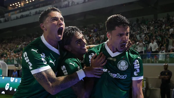 Imagem colorida dos jogadores do Palmeiras - Metrópoles