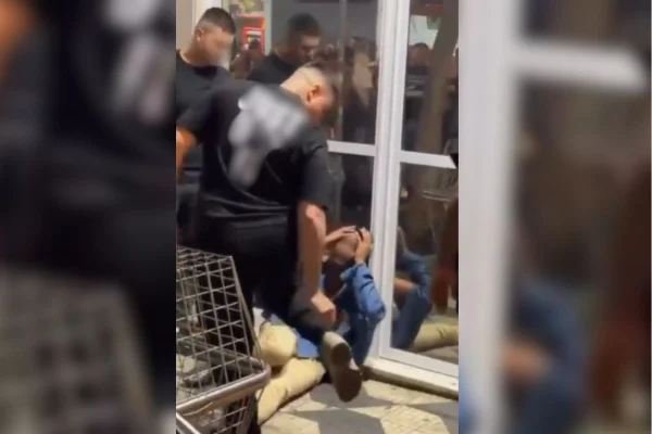 Cliente diz ter sido espancado por seguranças de bar: “Viado safado”