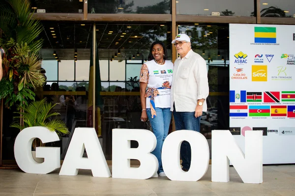 Embaixada do Gabão realiza feijoada beneficente no Clube Asbac