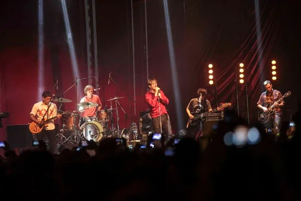 Show Legião Urbana XXX leva o público a uma catarse coletiva