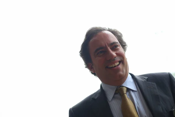 Presidente da CEF defende juros de mercado para casa de classe média