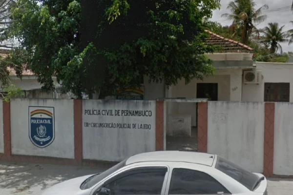 Imagem colorida de delegacia