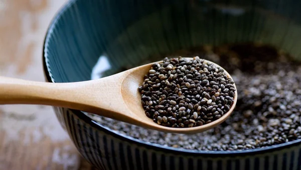 Chia: conheça os benefícios e como incluí-la na sua alimentação
