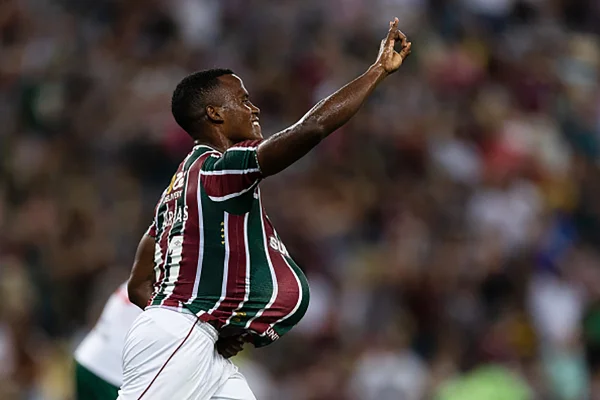 Imagem colorida de Jhon Arias comemorando gol na Copa do Brasil - Metrópoles