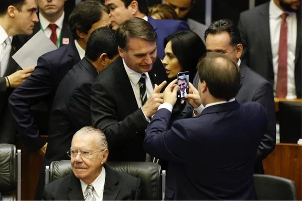 Grupo de Maia contabiliza 300 votos na briga pelo comando da Câmara