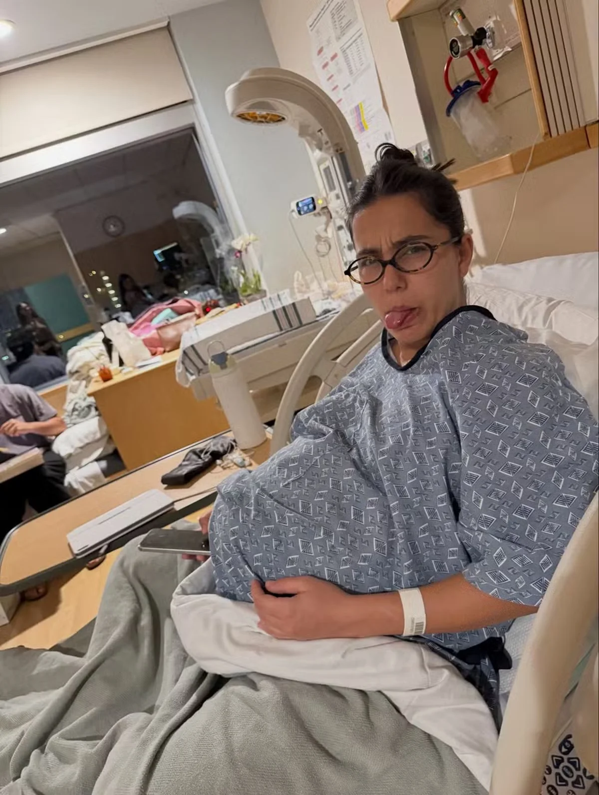 O bebê é filho de Valentina, filha mais velha de Carolina Ferraz O bebê é filho de Valentina, filha mais velha de Carolina Ferraz
