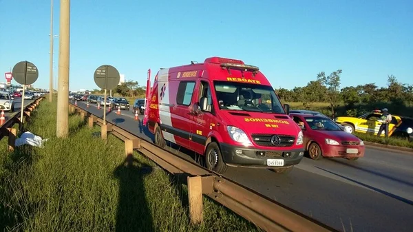 Dois atropelamentos com morte complicam trânsito no DF