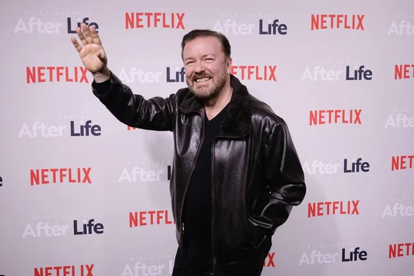 Ricky Gervais vai apresentar o Globo de Ouro “pela última vez”