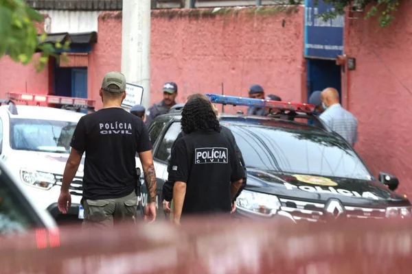 Adolescente invade escola em SP e esfaqueia professores e aluno-07