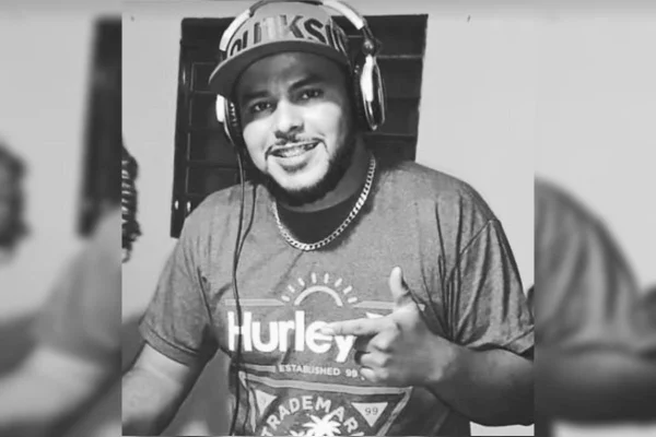 Corpo carbonizado encontrado em porta-malas de carro é de um DJ do DF