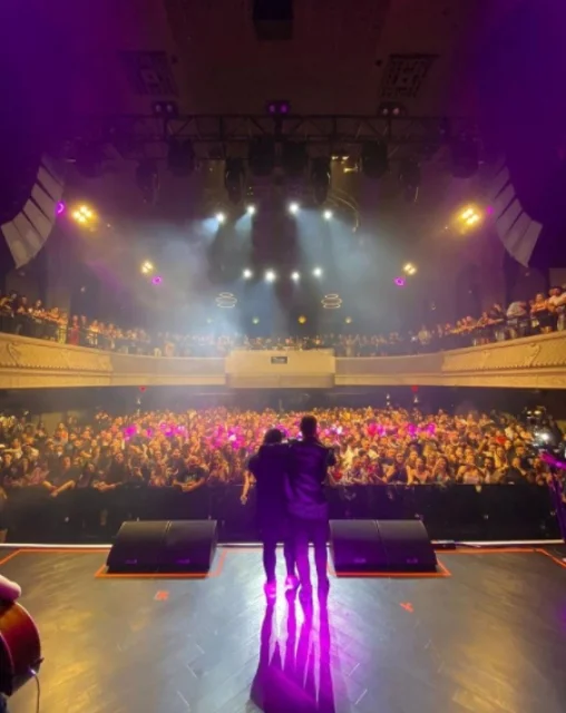 Matheus e Kauan fazem show com ingressos esgotados nos Estados Unidos