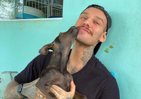 Lucas Lucco apresenta cachorrinha deficiente como “nova filhinha”