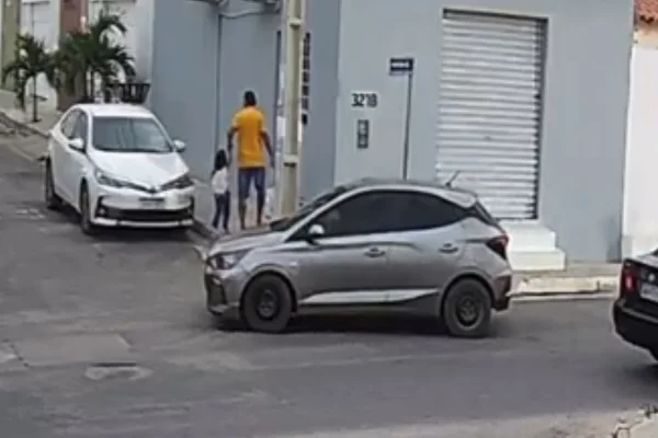 Imagem colorida, Homem é morto a tiros ao levar criança para escola- Metrópoles