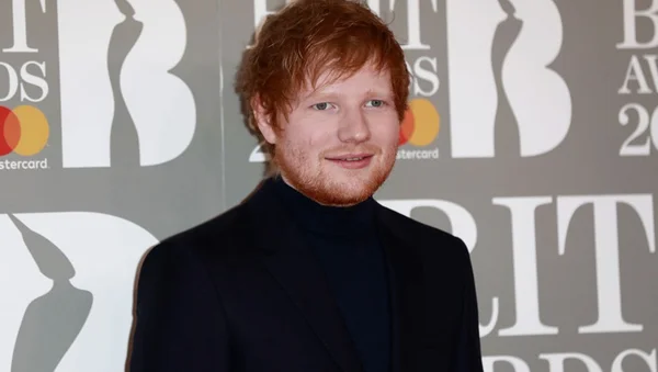 “Não me considero uma pessoa masculina”, afirma Ed Sheeran