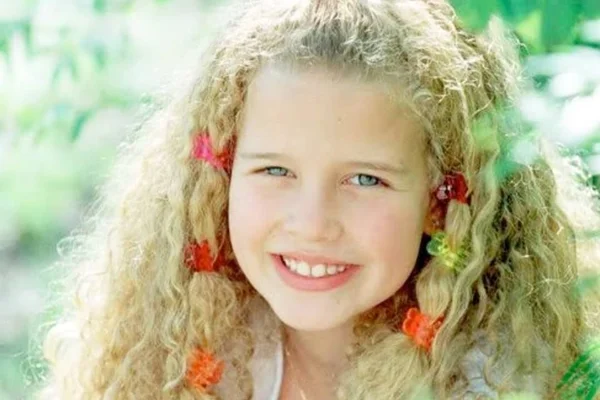 Grávida, Debby Lagranha posa de biquíni e encanta fãs com barriguinha