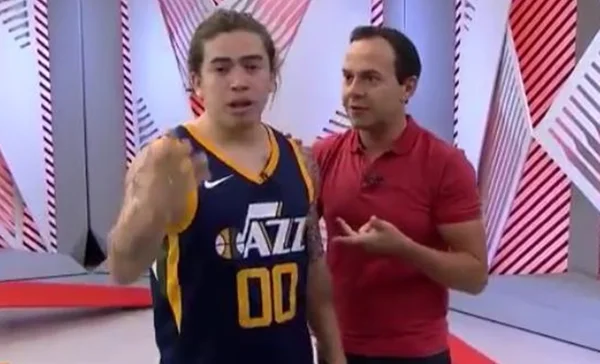Vídeo: Whindersson aparece em programa e pede doações ao CT do Vasco