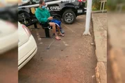 ele usou agulha para ameaçar funcionários ele usou agulha para ameaçar funcionários