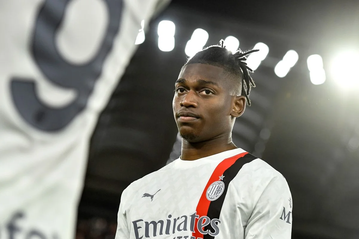 Rafael Leão elogia Corinthians e diz que jogaria no futebol brasileiro - imagem 2 Rafael Leão elogia Corinthians e diz que jogaria no futebol brasileiro - imagem 2