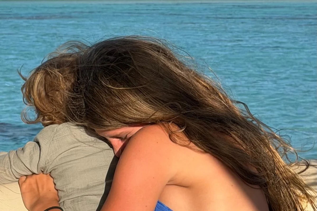 Gisele Bündchen compartilha fotos das férias em Tahiti com Joaquim Valente e o filho, River Gisele Bündchen compartilha fotos das férias em Tahiti com Joaquim Valente e o filho, River