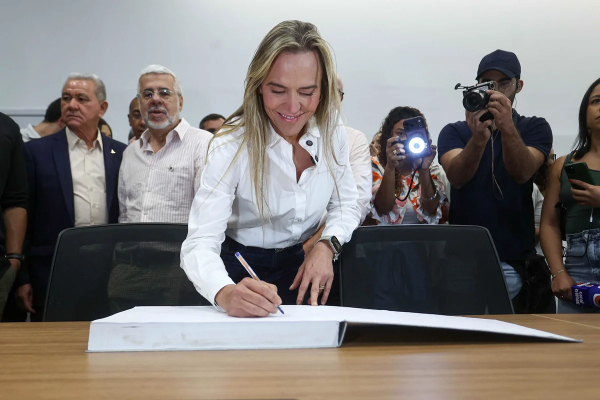 Celina Leão assina ordem de ocupação do Centrad Celina Leão assina ordem de ocupação do Centrad