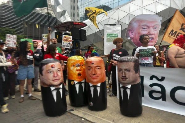 Ato em frente a sede da Meta em São Paulo