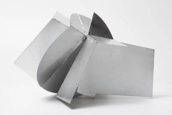 Escultura de Lygia Clark sai do Brasil por mais de R$ 10 milhões