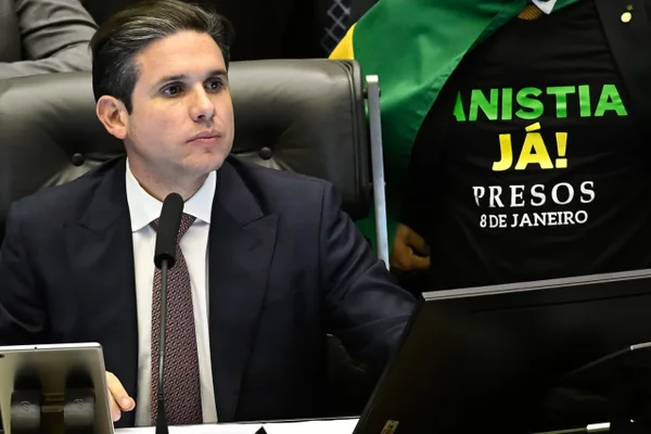 A Câmara dos Deputados aprovou, nessa quarta-feira (17:9), o requerimento de urgência do Projeto de Lei (PL) da Anistia - Metrópoles