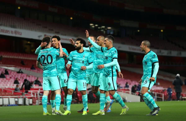 Liverpool embala no 2º tempo e vence Arsenal fora de casa pelo Inglês