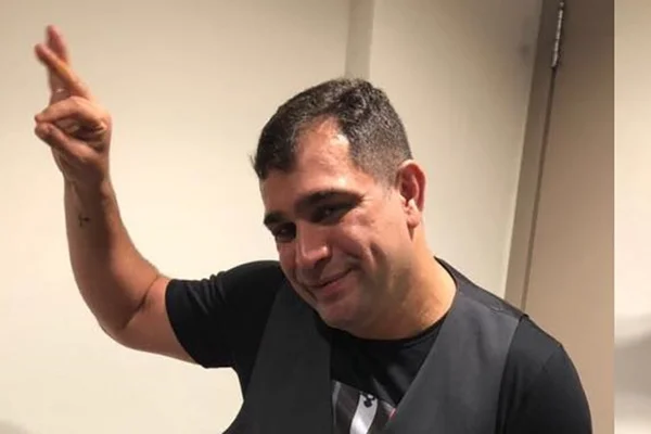 A Fazenda 2018: ex de Evandro Santo o traiu com melhor amigo