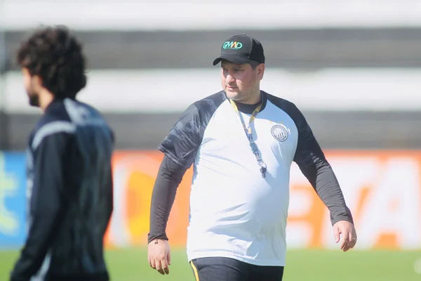 Treinador desabafa após derrota para o Vasco: “Somos um time frouxo”