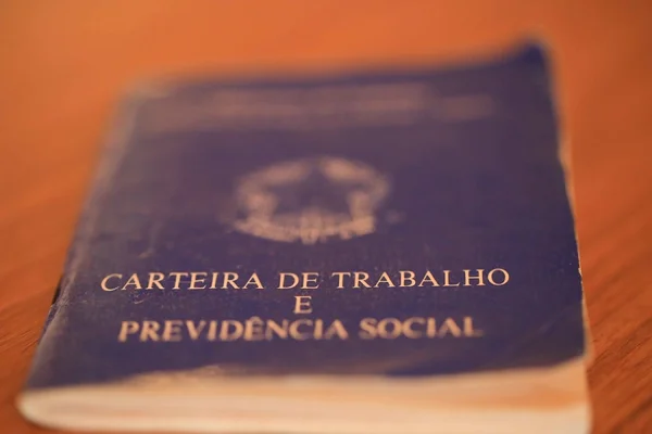 Desemprego fica em 8,7% no trimestre até agosto