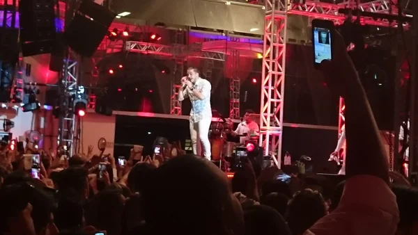 Wesley Safadão, o maior pop star brasileiro da atualidade, faz show empolgante em Brasília