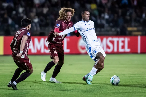 Imagem de Wallace, jogador do Cruzeiro, na Sul-Americana - metrópoles