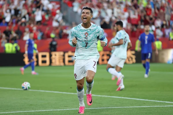 Cristiano Ronaldo comemora gol diante da Croácia