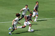 Arias contra Cucurella e Enzo Fernández.