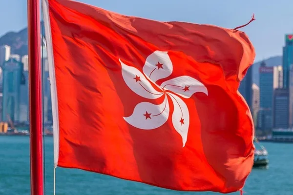Manifestantes invadem Conselho Legislativo de Hong Kong