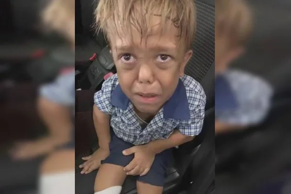 Menino diz à mãe que quer morrer após bullying e vídeo viraliza